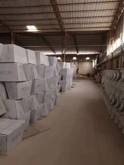 Mictório de indução vertical masculino moderno com odor